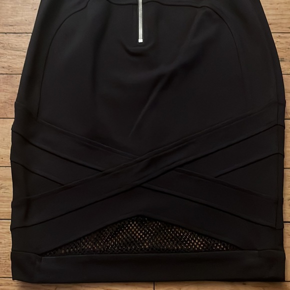 Brand New Black Guess Pencil skirt with Bottom Mesh - Picture 3 of 3